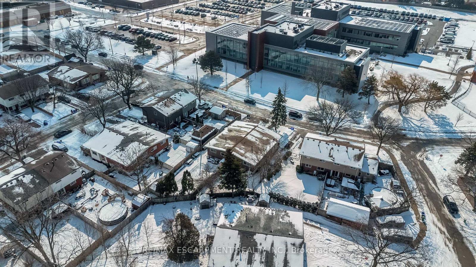 5 Carrington Court, Hamilton, Ontario  L9A 4N5 - Photo 47 - X12937218