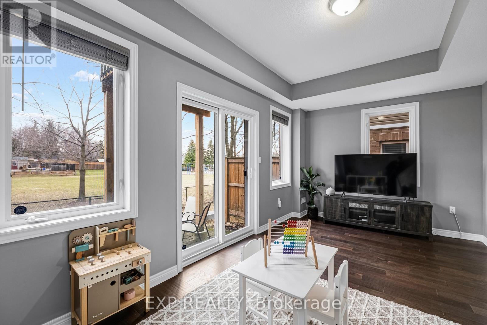 17 - 122 Dundas Street E, Hamilton, Ontario  L9H 7N3 - Photo 9 - X12935808