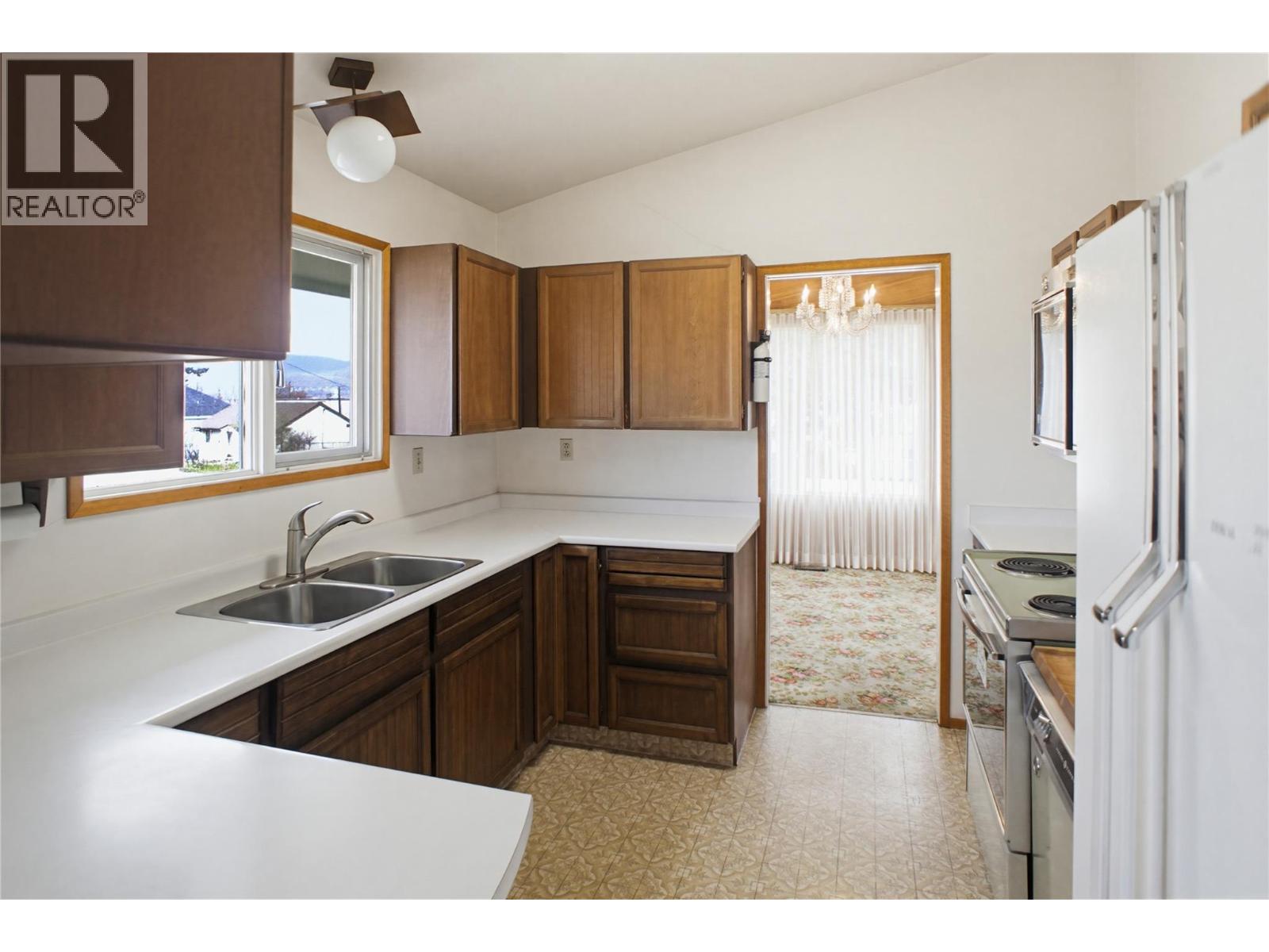 650 13th Avenue, Kamloops, British Columbia  V2C 3Y9 - Photo 13 - 10381091