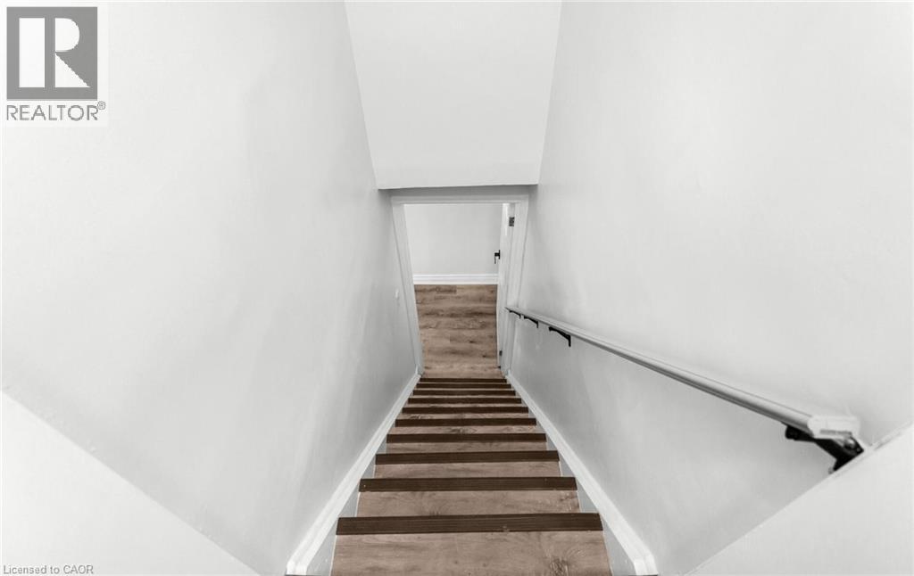 313 Ashbury Road Unit# Lower, Oakville, Ontario  L6K 2M2 - Photo 3 - 40816309