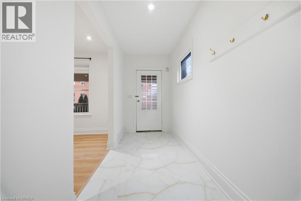 135 Marlborough Street, Brantford, Ontario  N3S 4S7 - Photo 5 - 40814161