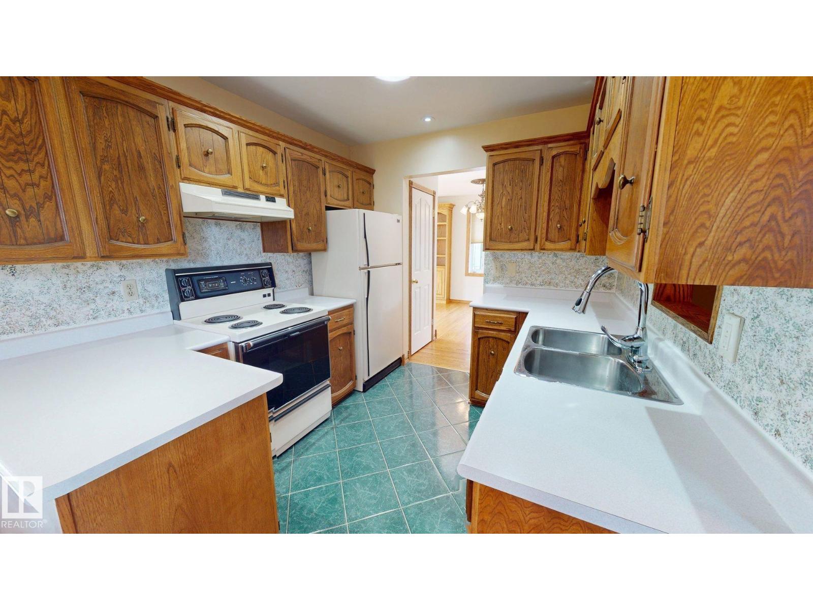 363 Richfield Rd Nw, Edmonton, Alberta  T6K 0K7 - Photo 10 - E4479486