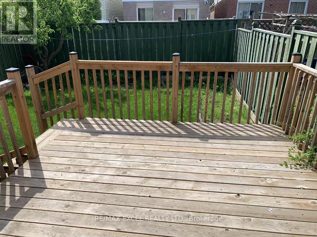 31 Enchanted Hills Crescent, Toronto, Ontario  M1V 3N9 - Photo 9 - E12831086