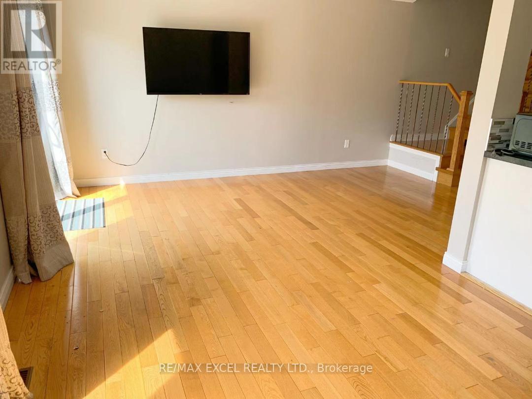 31 Enchanted Hills Crescent, Toronto, Ontario  M1V 3N9 - Photo 5 - E12831086