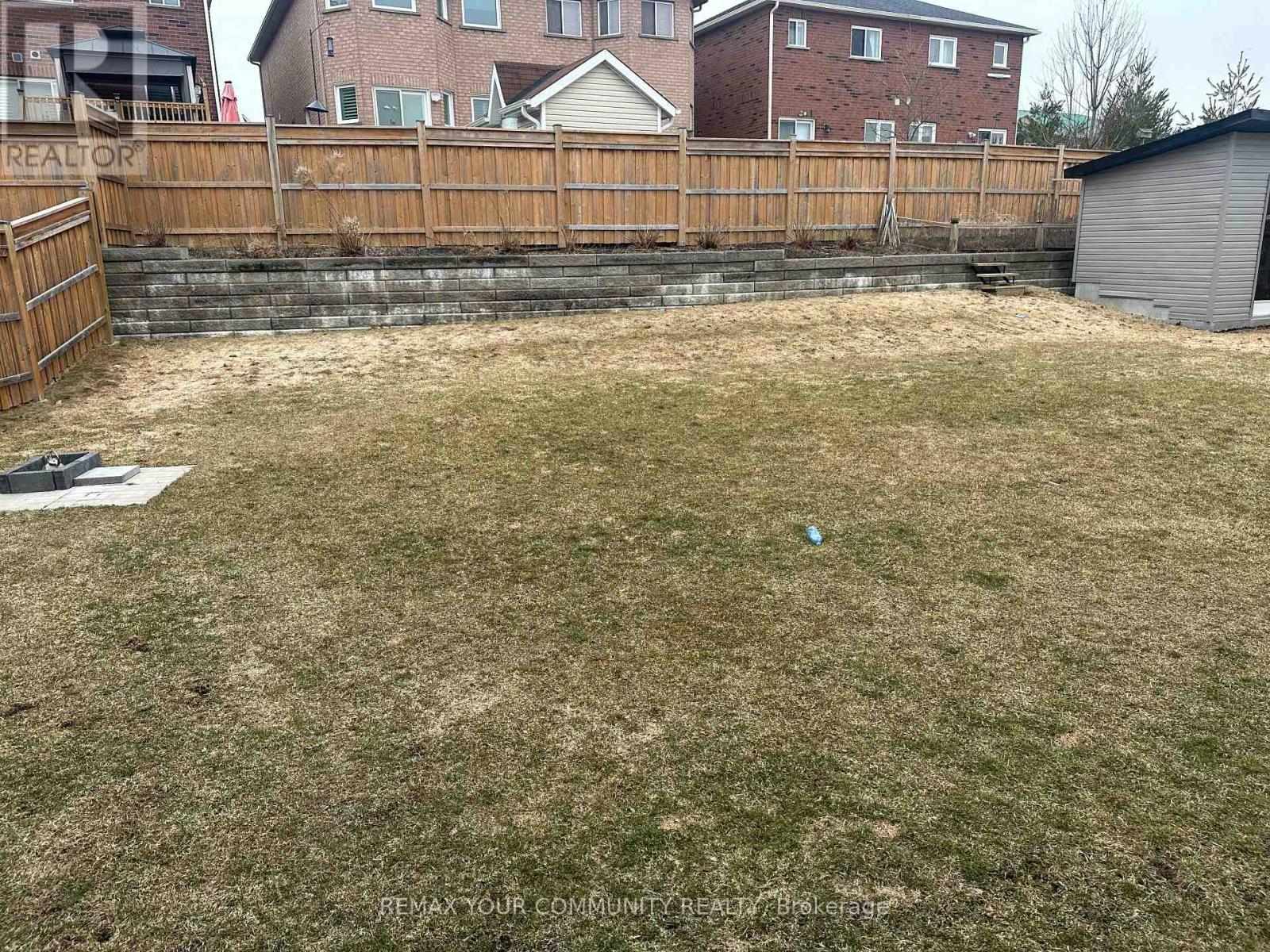 678 Somerville Drive, Newmarket, Ontario L3X 0J6 - Photo 34 - N12899576