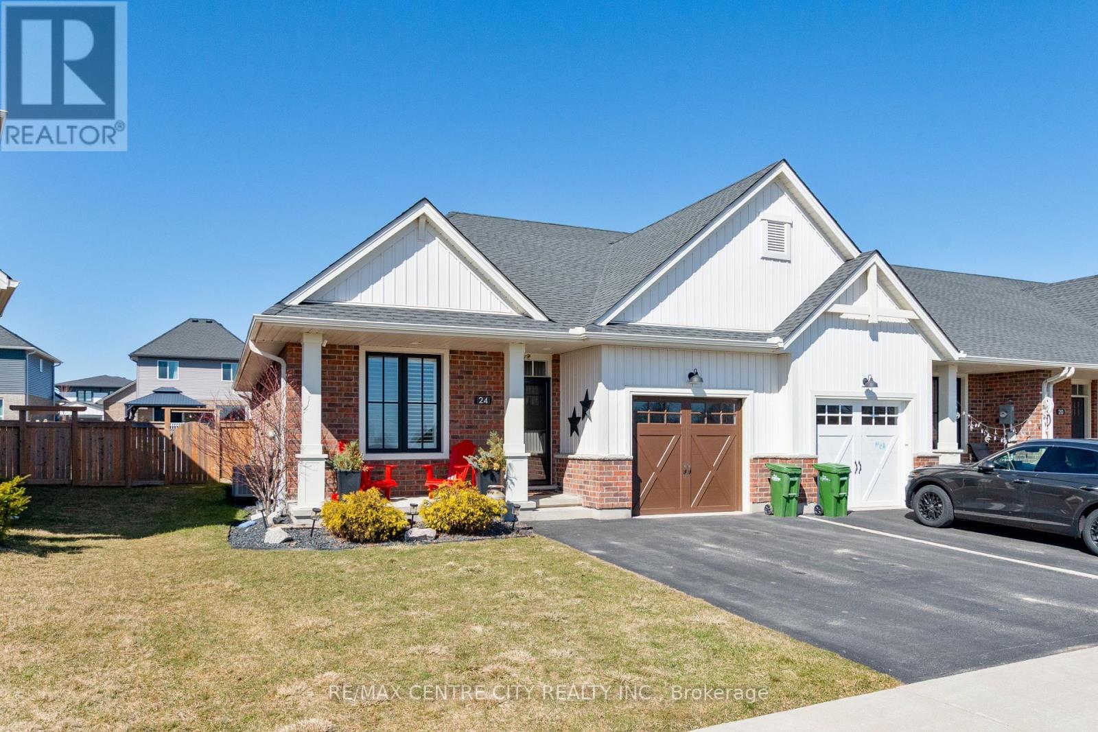 24 Renaissance Drive, St. Thomas, Ontario  N5R 0J9 - Photo 2 - X12777814