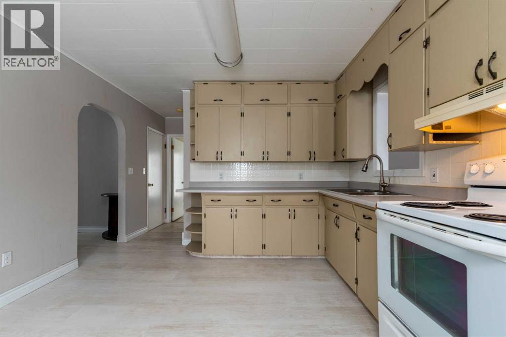 202, 1st Street West, Lashburn, Saskatchewan  S0M 1H0 - Photo 12 - A2297576