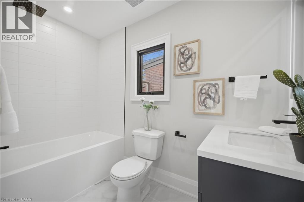 241 Maria Street, Toronto, Ontario  M6P 1W6 - Photo 11 - 40816064