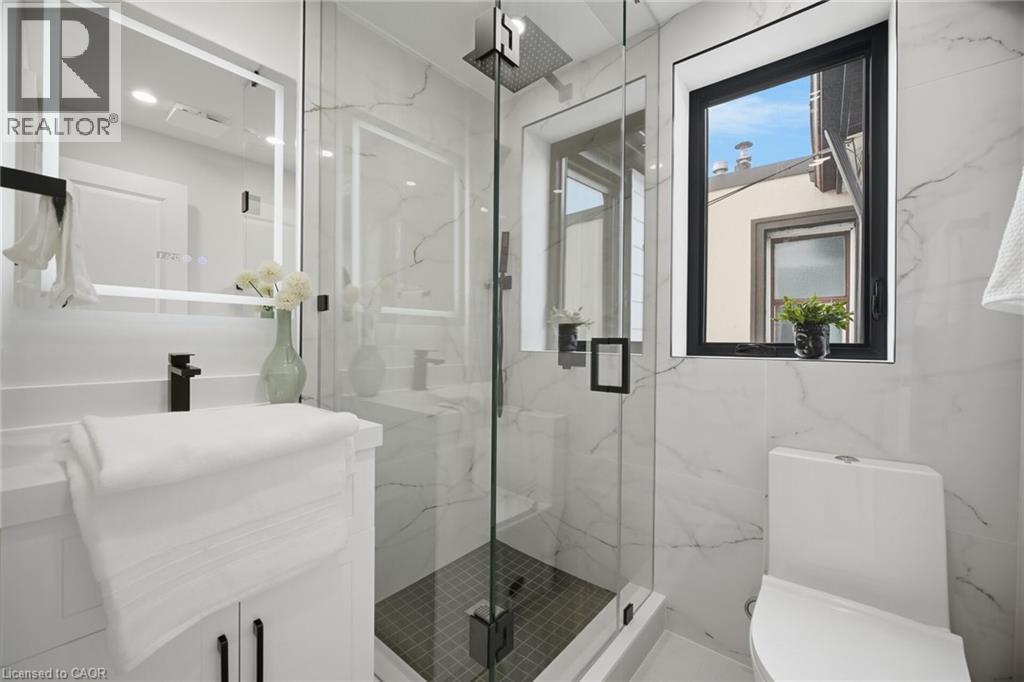 241 Maria Street, Toronto, Ontario  M6P 1W6 - Photo 19 - 40816064