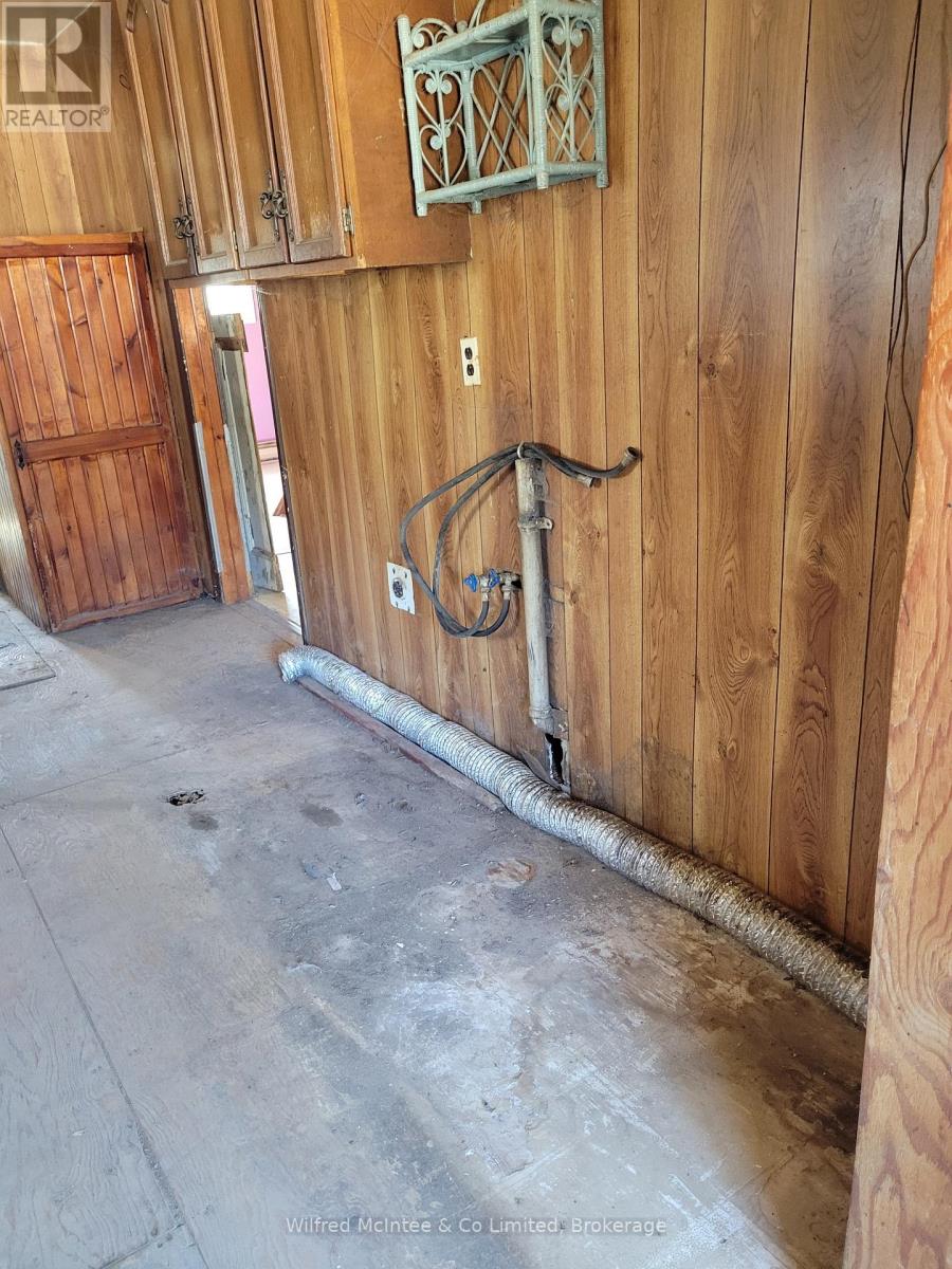 444 Chepstow Road, Brockton, Ontario  N0G 1K0 - Photo 6 - X12937256