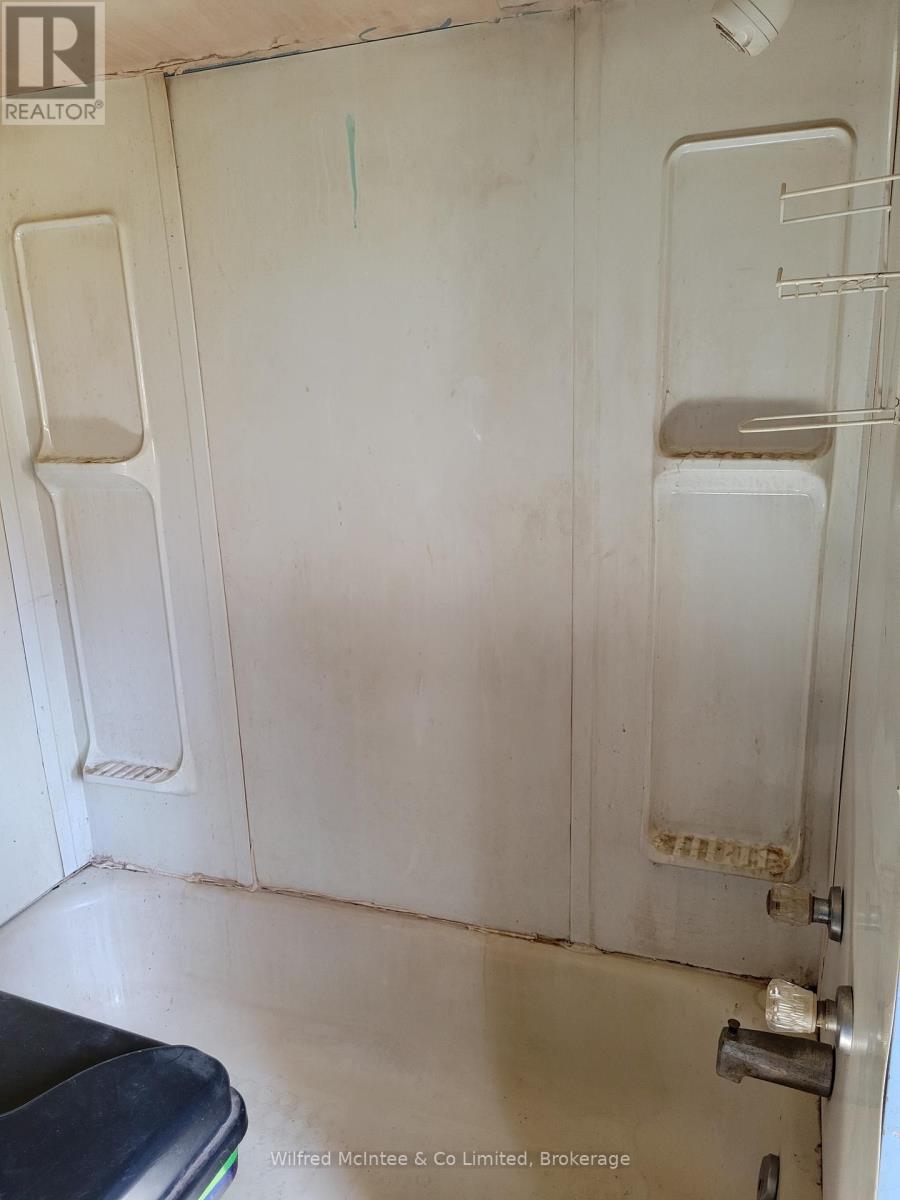 444 Chepstow Road, Brockton, Ontario  N0G 1K0 - Photo 8 - X12937256