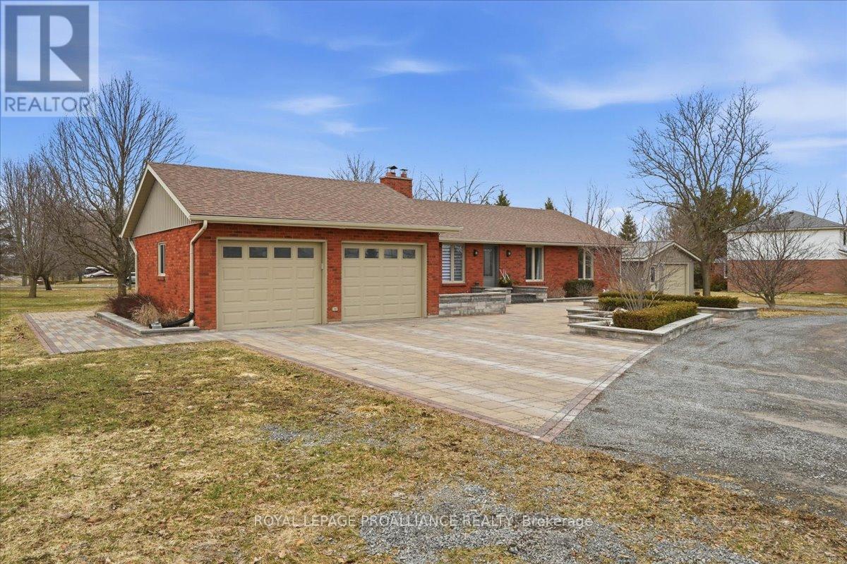 300 Farnham Road, Belleville, Ontario  K8N 0P1 - Photo 2 - X12937286