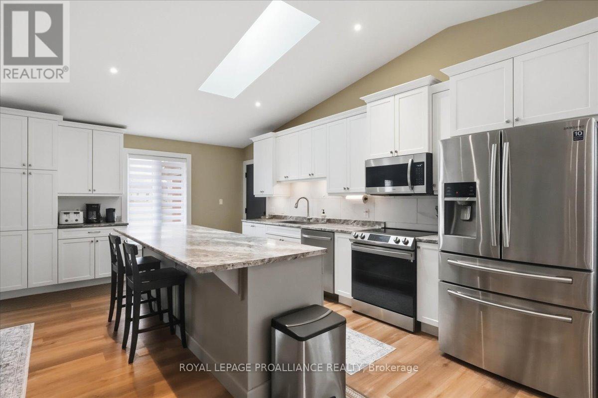 300 Farnham Road, Belleville, Ontario  K8N 0P1 - Photo 9 - X12937286