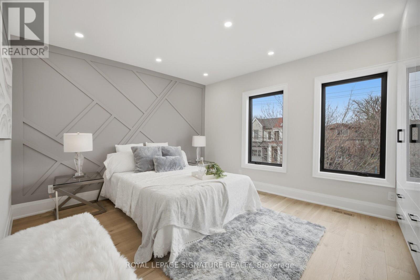 241 Maria Street, Toronto, Ontario  M6P 1W6 - Photo 11 - W12936952