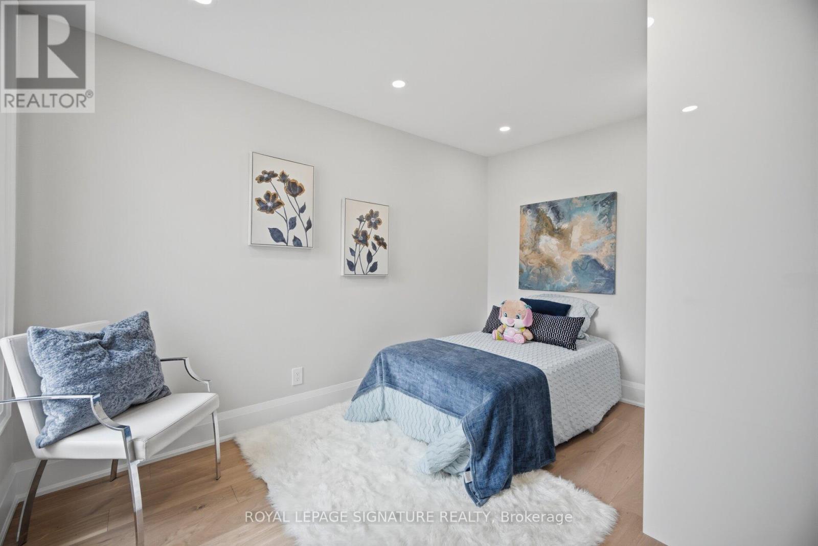 241 Maria Street, Toronto, Ontario  M6P 1W6 - Photo 15 - W12936952