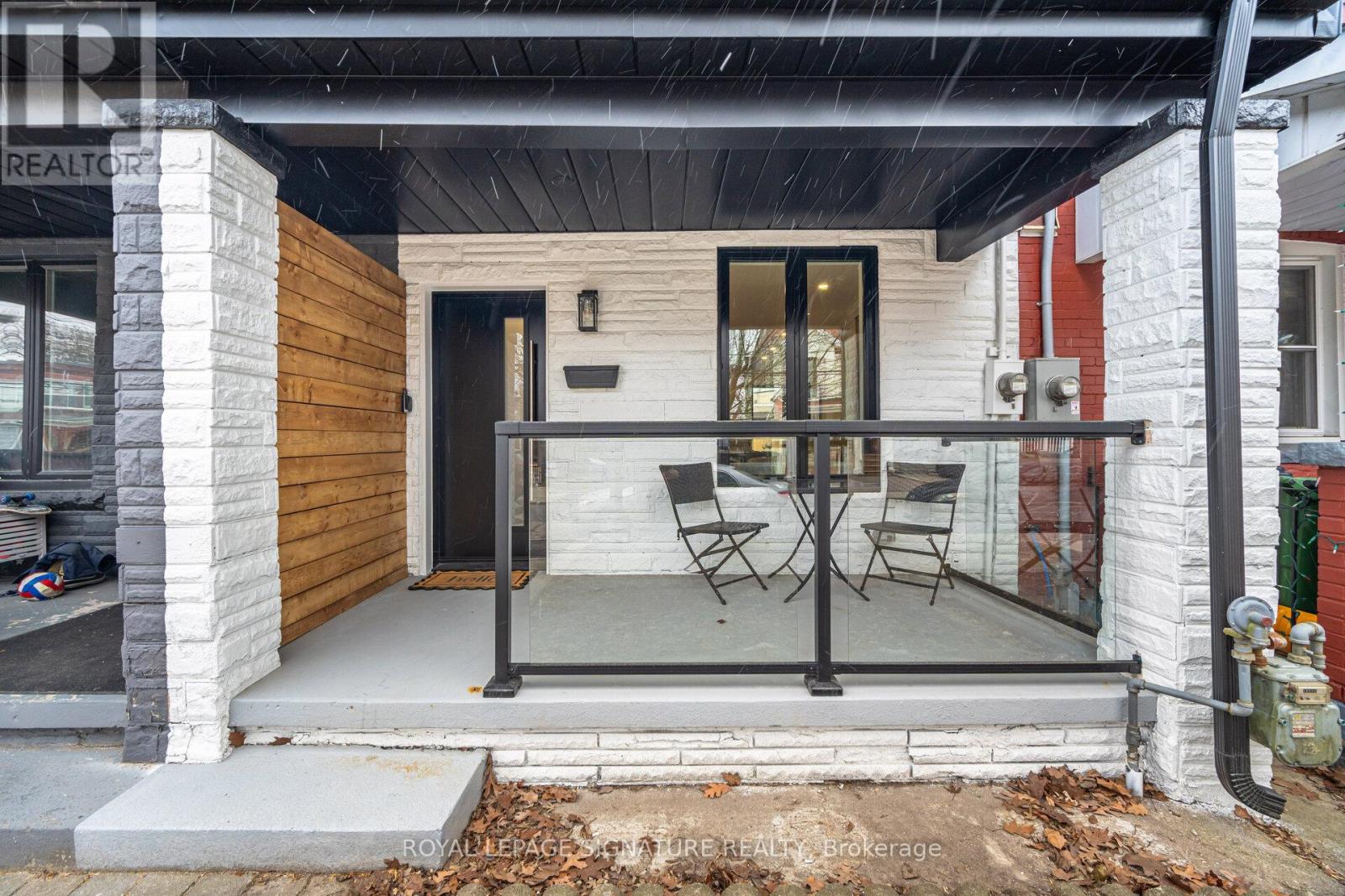 241 Maria Street, Toronto, Ontario  M6P 1W6 - Photo 28 - W12936952