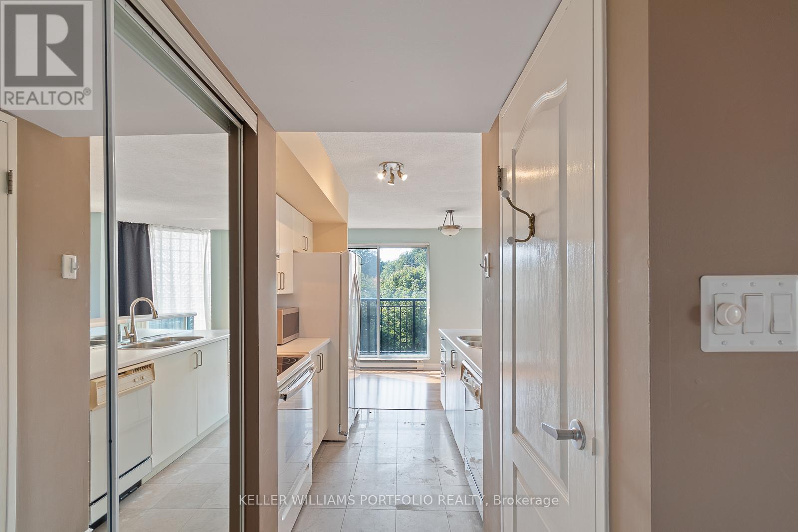 604 - 97 Lawton Boulevard, Toronto, Ontario  M4V 1Z6 - Photo 4 - C12937238