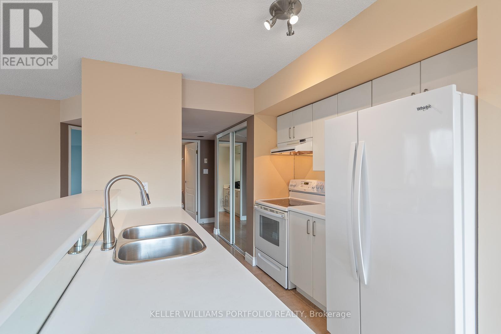 604 - 97 Lawton Boulevard, Toronto, Ontario  M4V 1Z6 - Photo 8 - C12937238