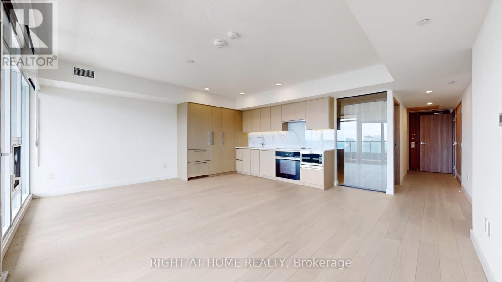 7706 - 3 Concord City Place Way, Toronto, Ontario  M5V 0X4 - Photo 13 - C12937258