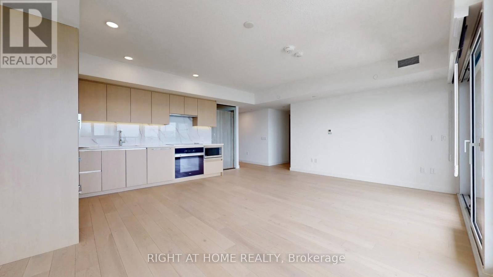 7706 - 3 Concord City Place Way, Toronto, Ontario  M5V 0X4 - Photo 15 - C12937258