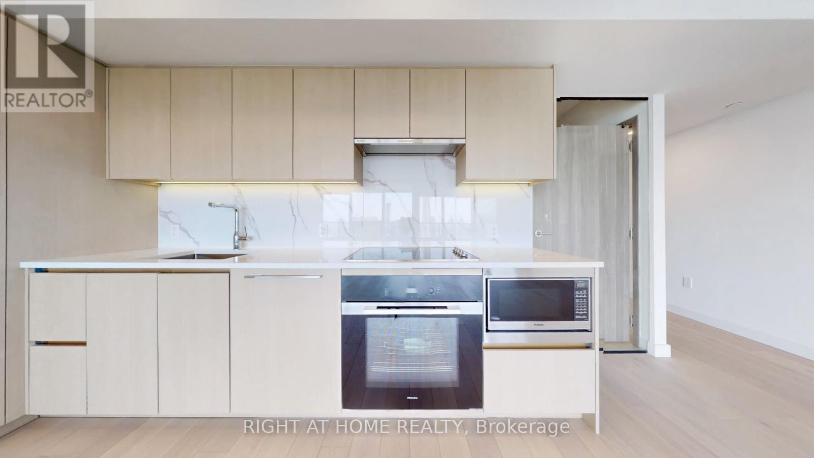 7706 - 3 Concord City Place Way, Toronto, Ontario  M5V 0X4 - Photo 16 - C12937258