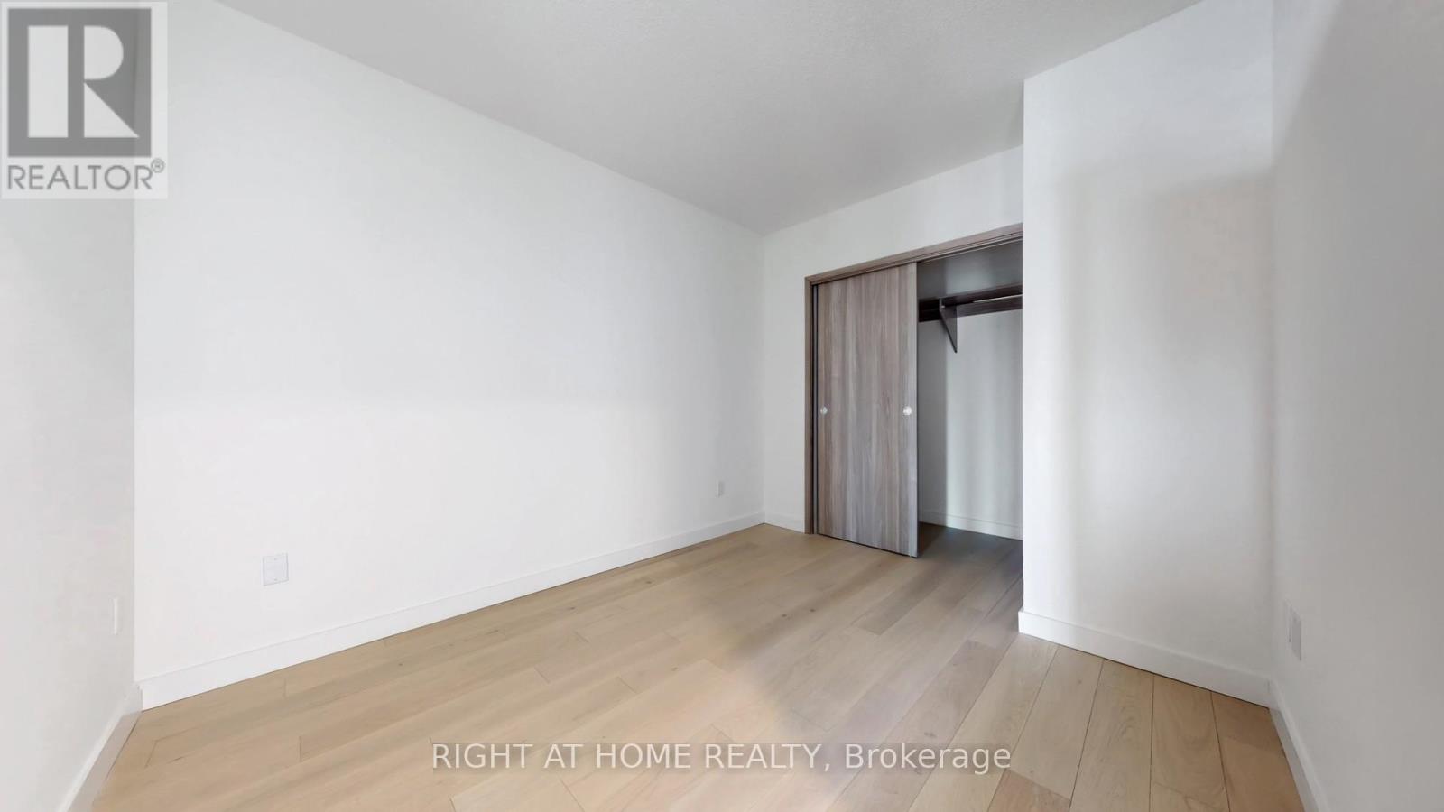 7706 - 3 Concord City Place Way, Toronto, Ontario  M5V 0X4 - Photo 25 - C12937258