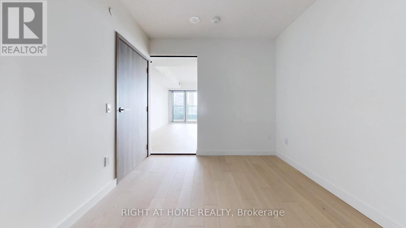 7706 - 3 Concord City Place Way, Toronto, Ontario  M5V 0X4 - Photo 26 - C12937258