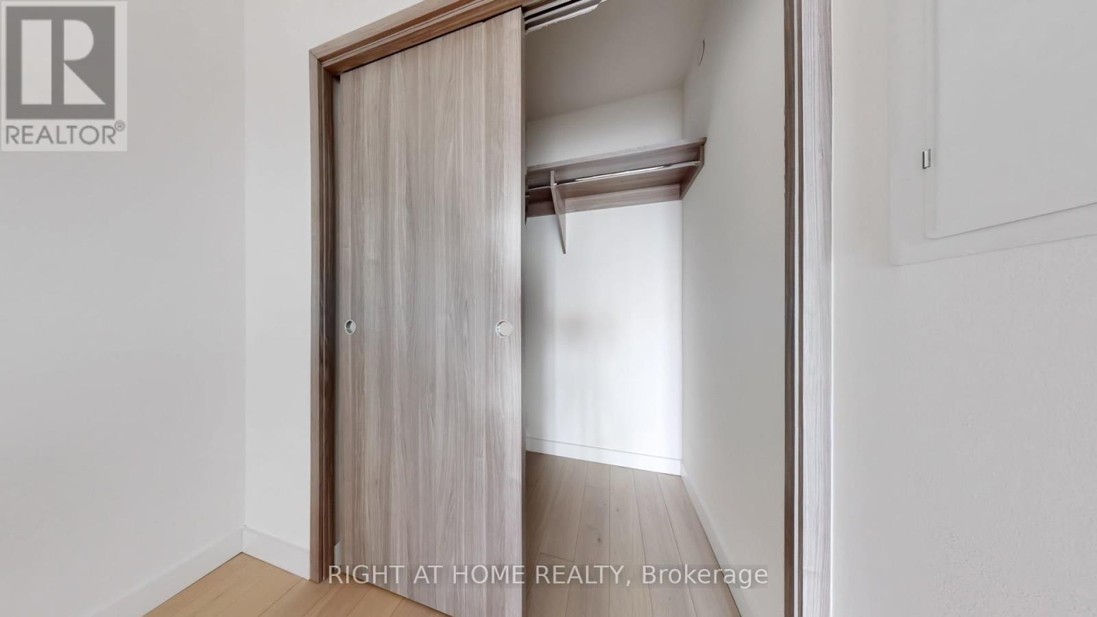 7706 - 3 Concord City Place Way, Toronto, Ontario  M5V 0X4 - Photo 28 - C12937258