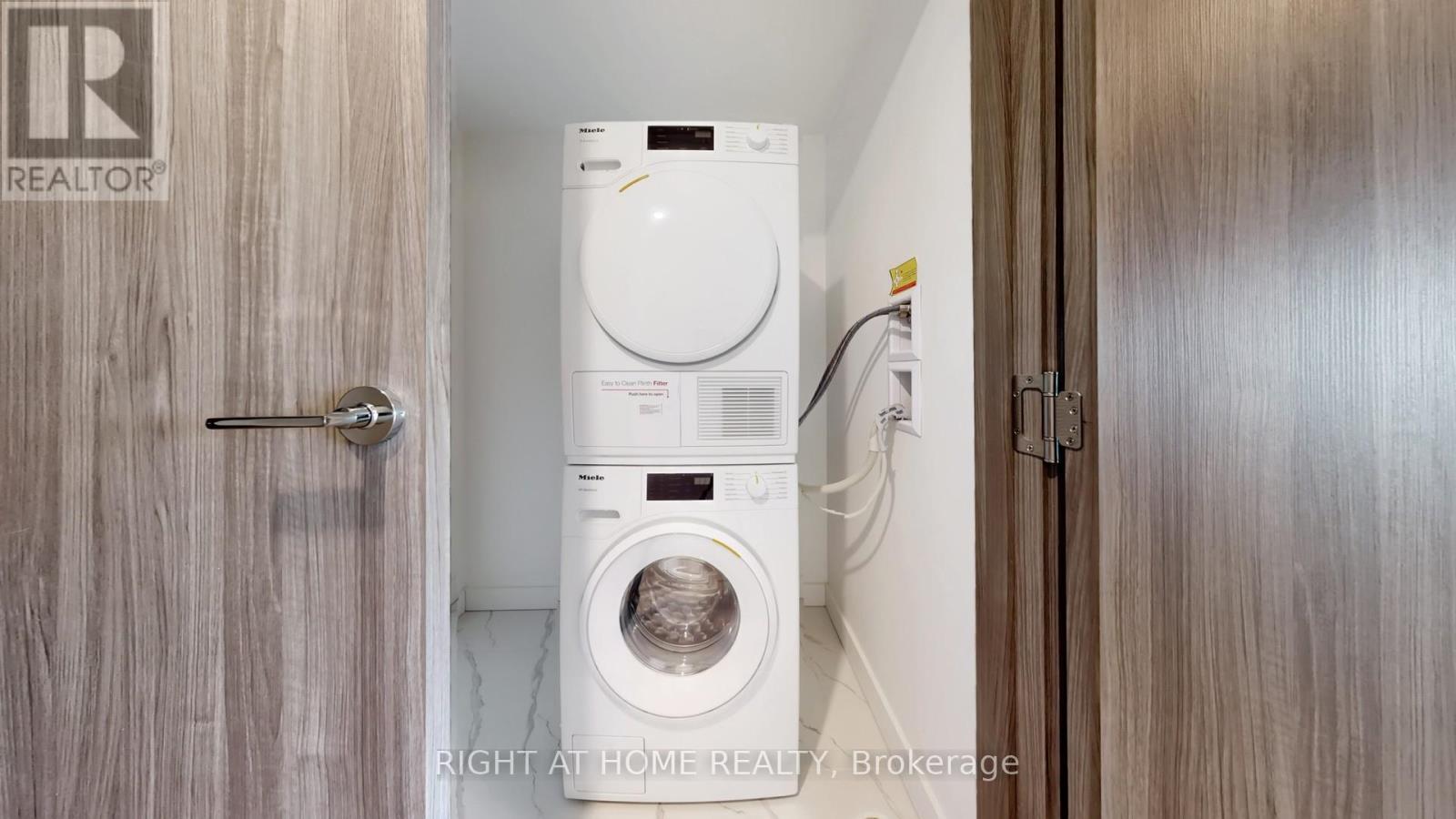 7706 - 3 Concord City Place Way, Toronto, Ontario  M5V 0X4 - Photo 31 - C12937258