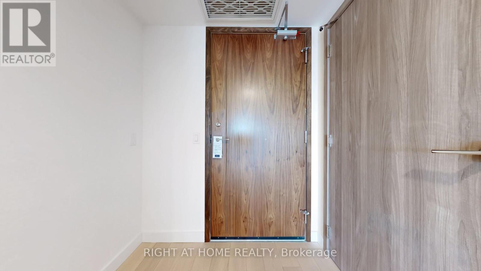 7706 - 3 Concord City Place Way, Toronto, Ontario  M5V 0X4 - Photo 33 - C12937258