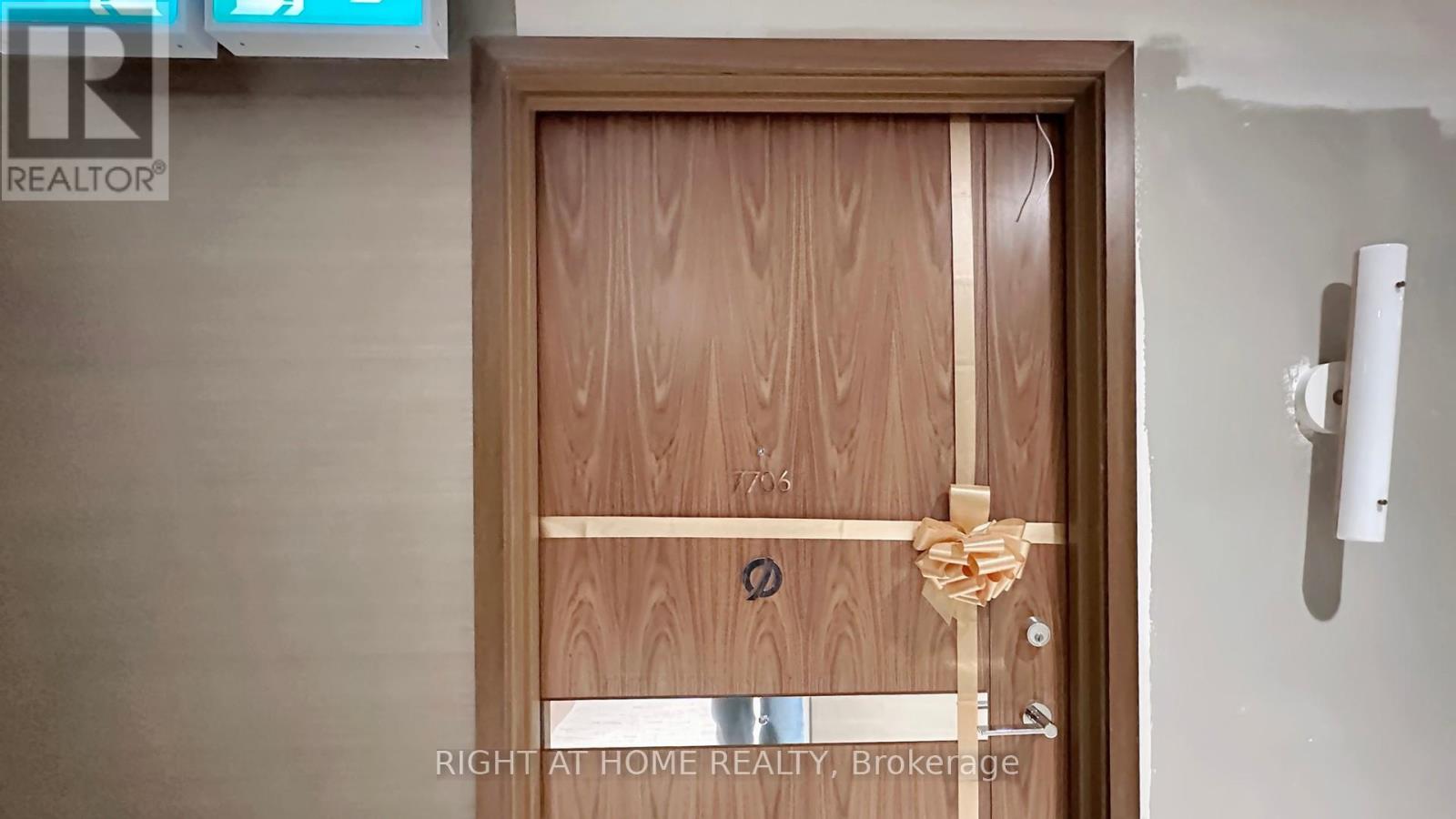 7706 - 3 Concord City Place Way, Toronto, Ontario  M5V 0X4 - Photo 34 - C12937258