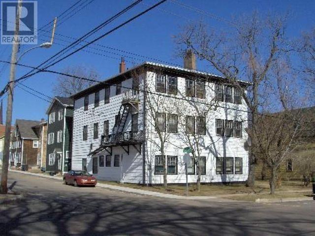 60 Pownal Street, Charlottetown, Prince Edward Island  C0A 1M9 - Photo 2 - 202605857