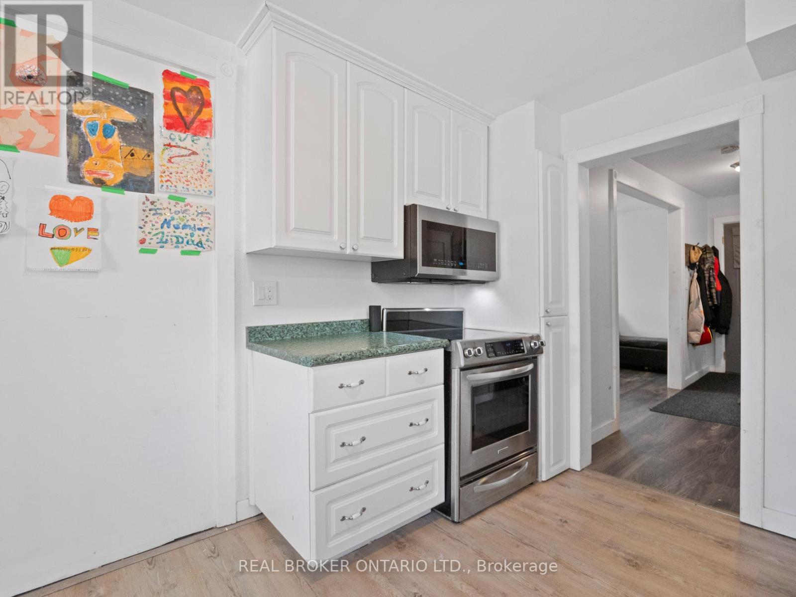 18 Patricia Avenue, Welland, Ontario  L3C 1E8 - Photo 10 - X12937248