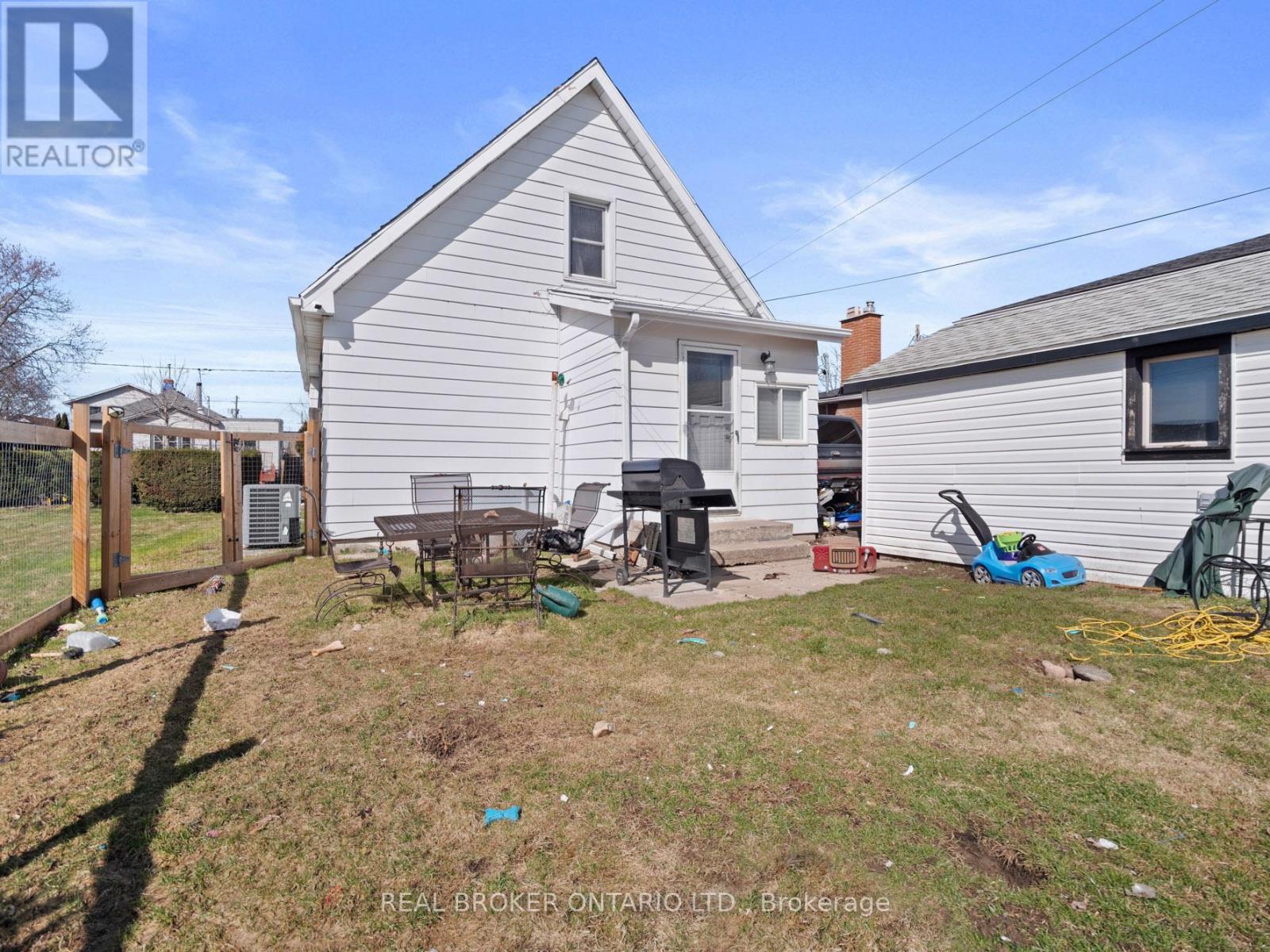 18 Patricia Avenue, Welland, Ontario  L3C 1E8 - Photo 22 - X12937248