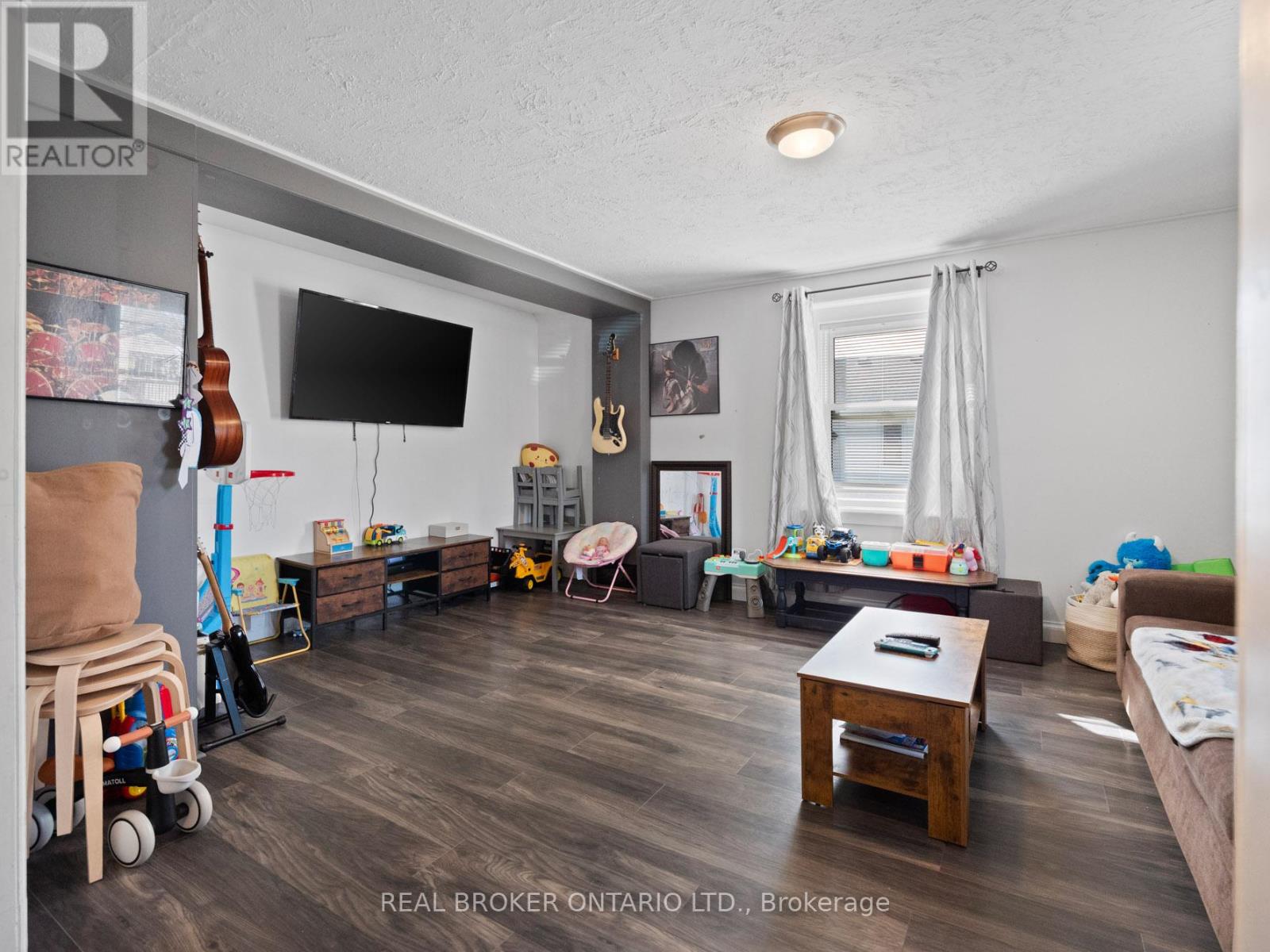 18 Patricia Avenue, Welland, Ontario  L3C 1E8 - Photo 5 - X12937248