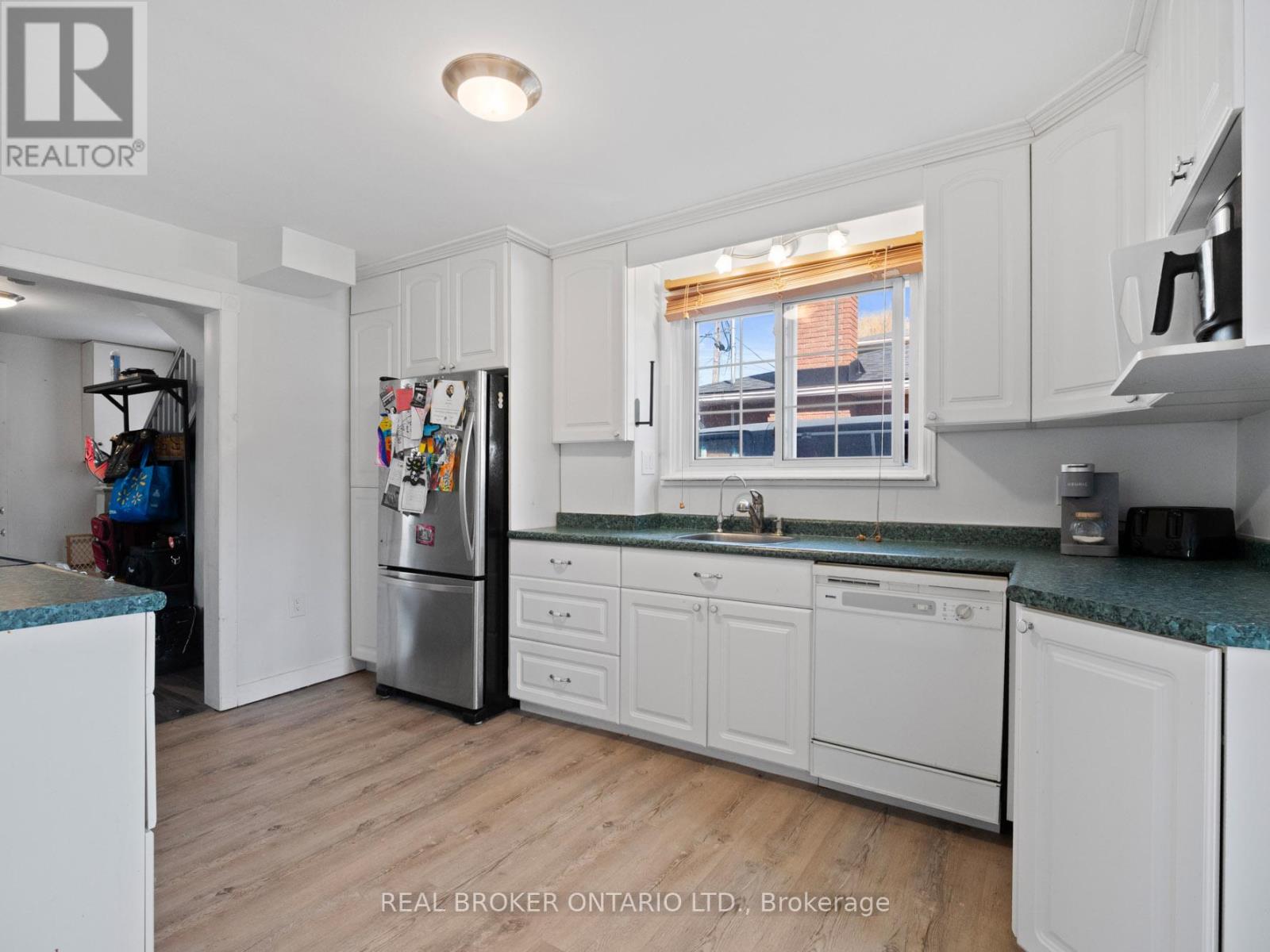 18 Patricia Avenue, Welland, Ontario  L3C 1E8 - Photo 9 - X12937248