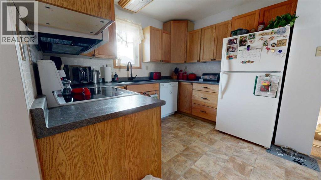 320 Leaside Avenue S, Lethbridge, Alberta  T1J 4J2 - Photo 7 - A2290688