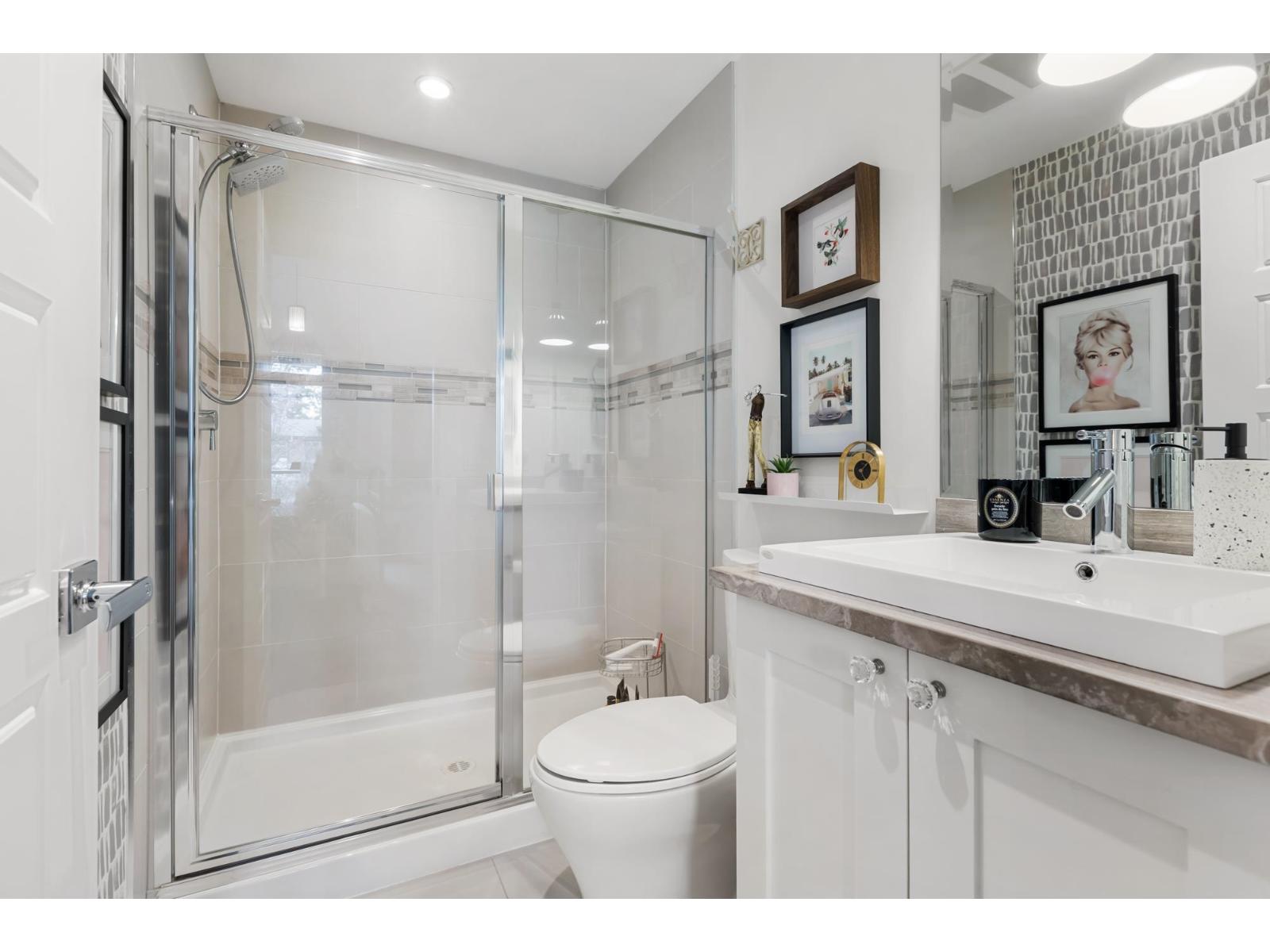 201 15195 36 Avenue, Surrey, British Columbia V3Z 4R3 - Photo 29 - R3105012