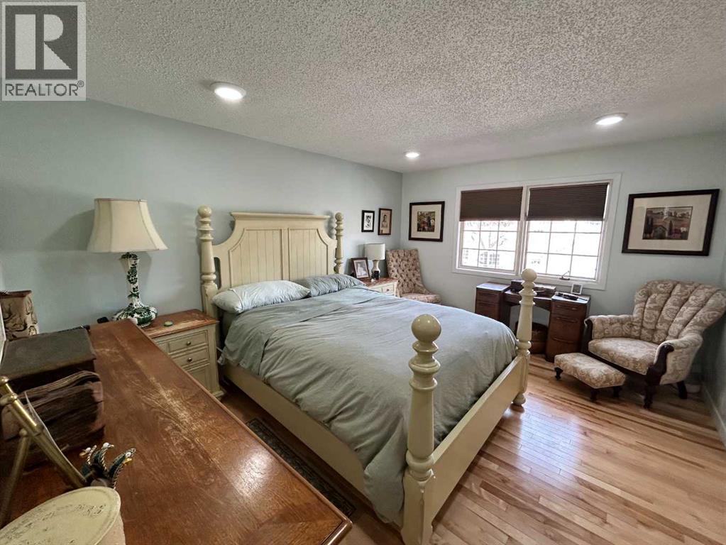 340 Point Mckay Gardens NW, Calgary, Alberta  T3B 4V8 - Photo 19 - A2293763