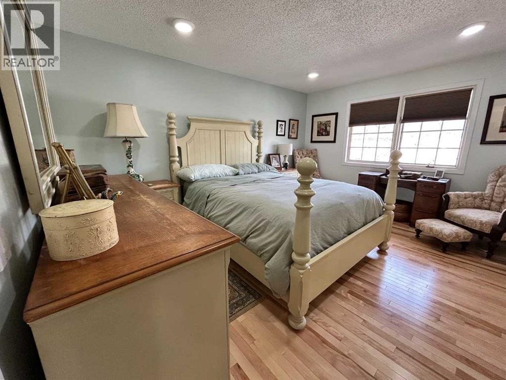 340 Point Mckay Gardens NW, Calgary, Alberta  T3B 4V8 - Photo 18 - A2293763