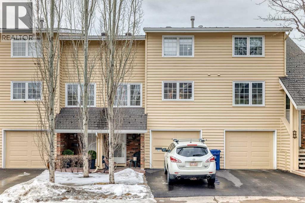 340 Point Mckay Gardens NW, Calgary, Alberta  T3B 4V8 - Photo 1 - A2293763