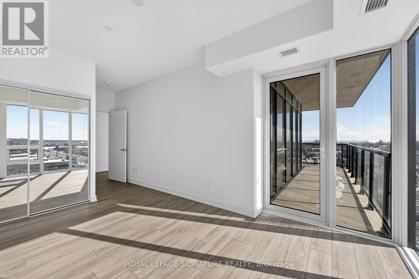 1008 - 1035 Southdown Road, Mississauga, Ontario  L5J 0A2 - Photo 17 - W12937262