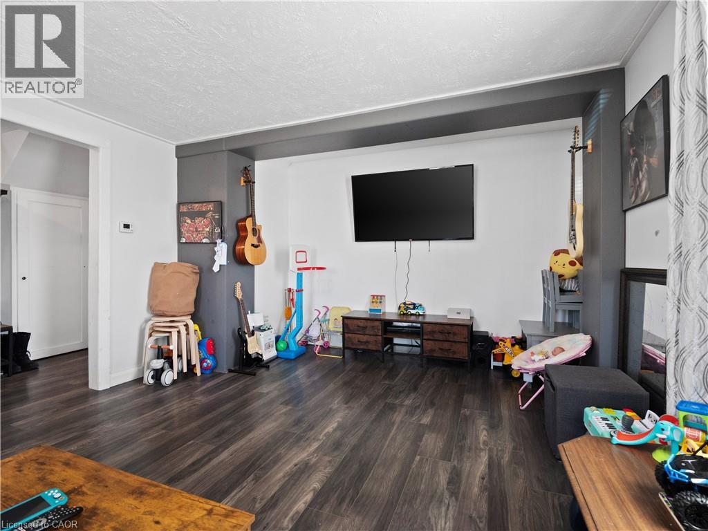 18 Patricia Avenue, Welland, Ontario  L3C 1E8 - Photo 6 - 40816323