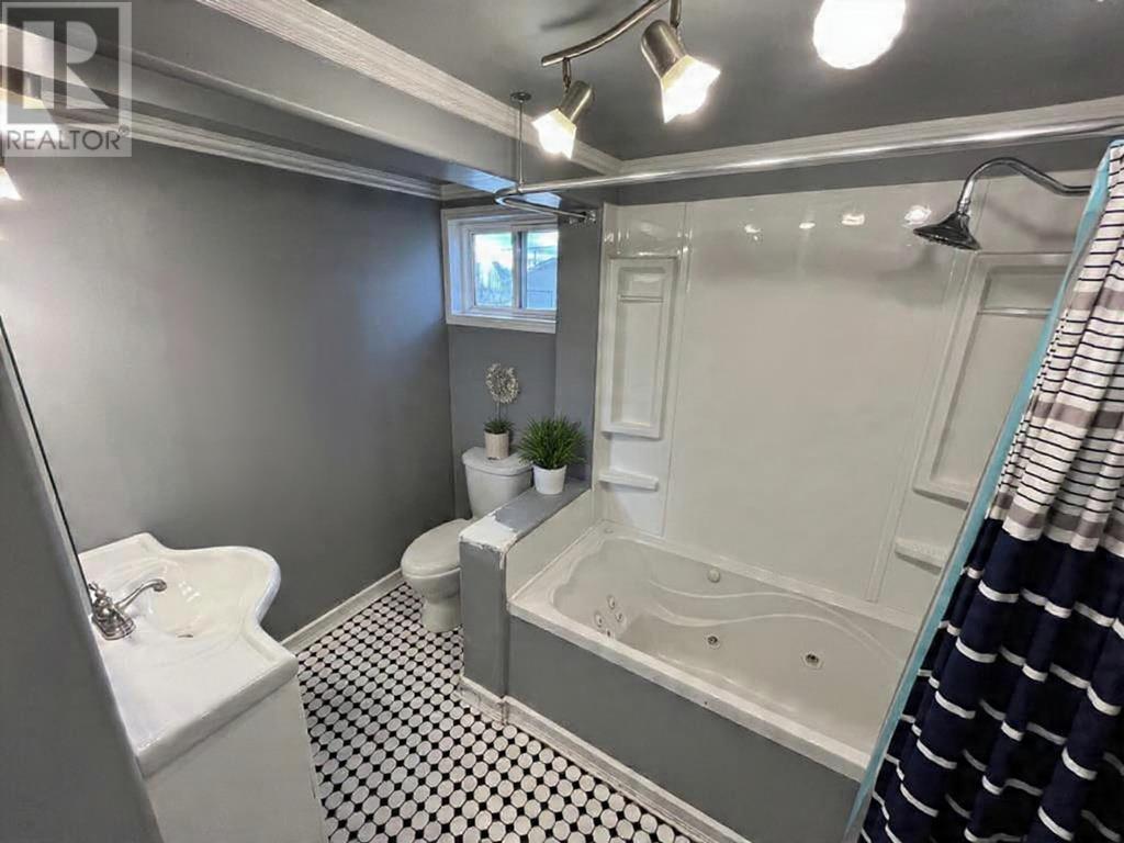 8 Elliot Street, Cochenour, Ontario  P0V 1L0 - Photo 15 - TB2600572