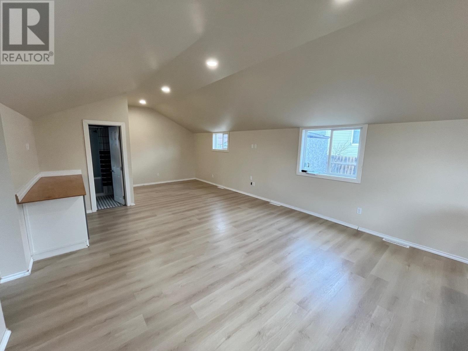 8 Elliot Street, Cochenour, Ontario  P0V 1L0 - Photo 11 - TB2600572