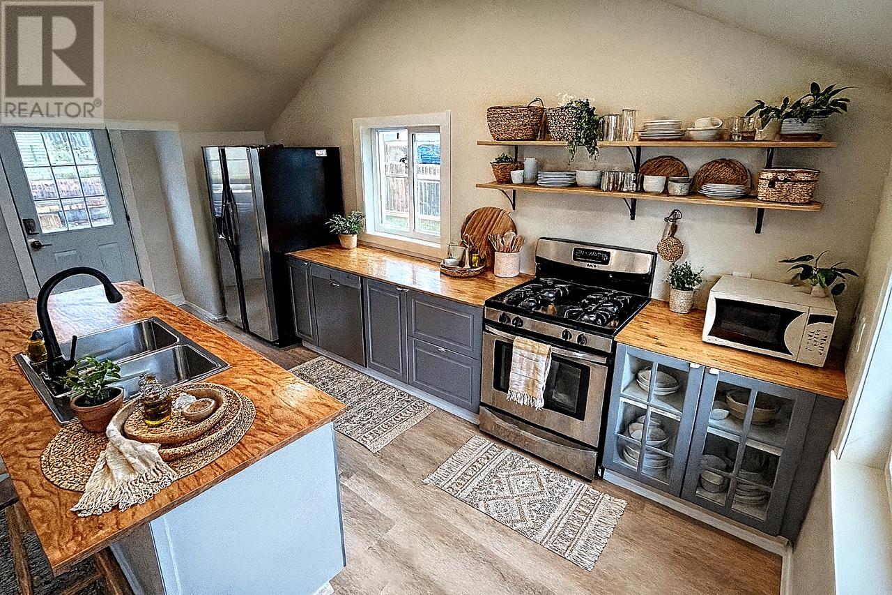 8 Elliot Street, Cochenour, Ontario  P0V 1L0 - Photo 4 - TB2600572