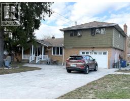 564 WALLACE, Windsor, Ontario