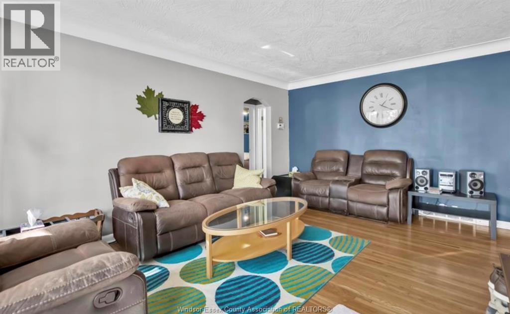 564 Wallace, Windsor, Ontario N9G 1L9 - Photo 2 - 26006505