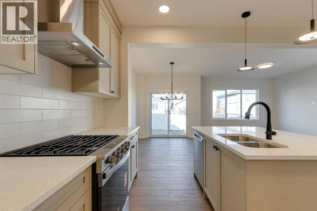 1419 Bayview Crescent SW, Airdrie, Alberta  T4B 3N6 - Photo 10 - A2270739