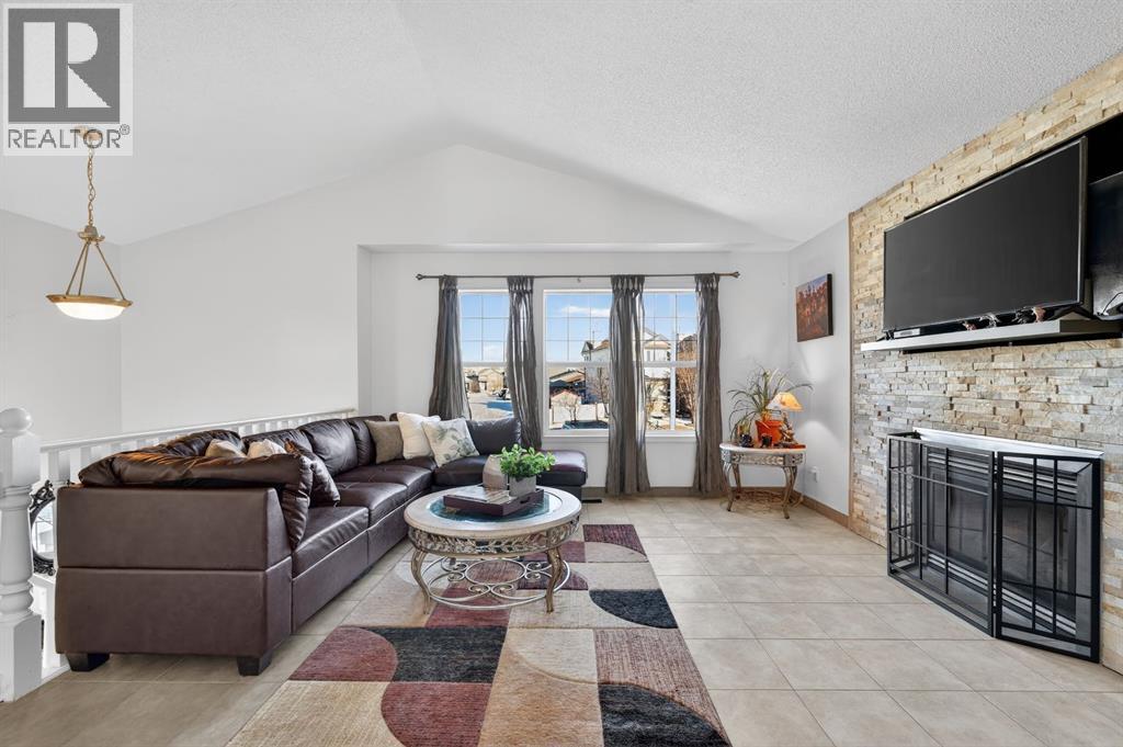 131 Covepark Place NE, Calgary, Alberta  T3K 6A1 - Photo 4 - A2288121